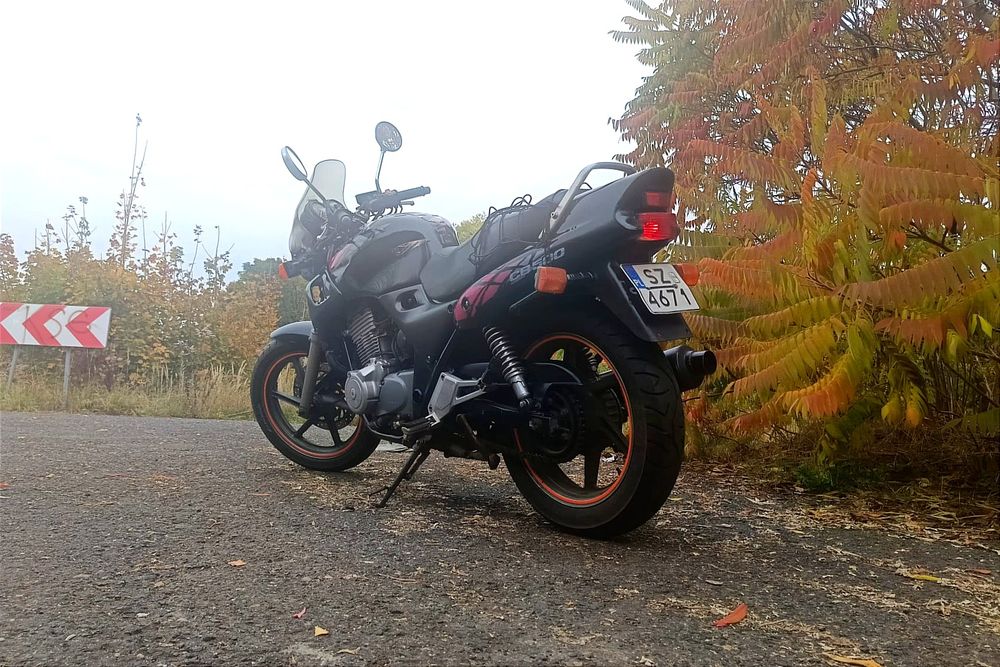 Sprzedam Hondę CB 500 95r