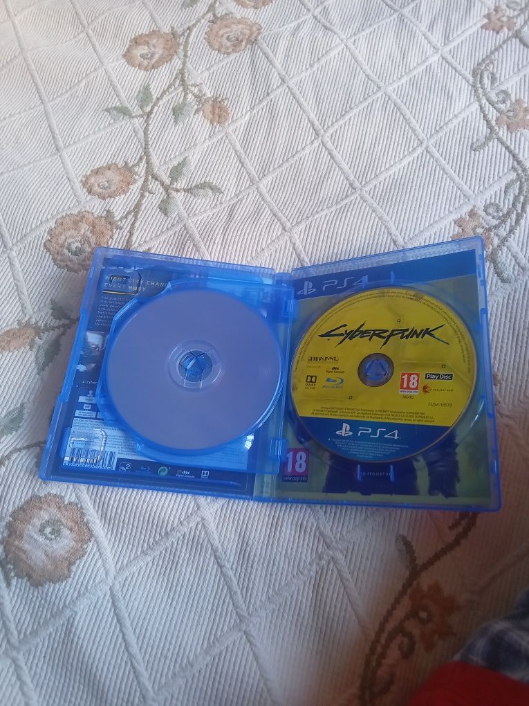 Cyberpunk 2077 em bom estado