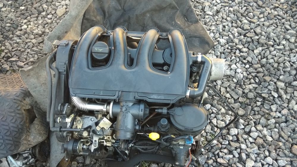 мотор, головка1.9d DW8 Citroen Berlingo Сітроен Пежо партнер Фіат скуд