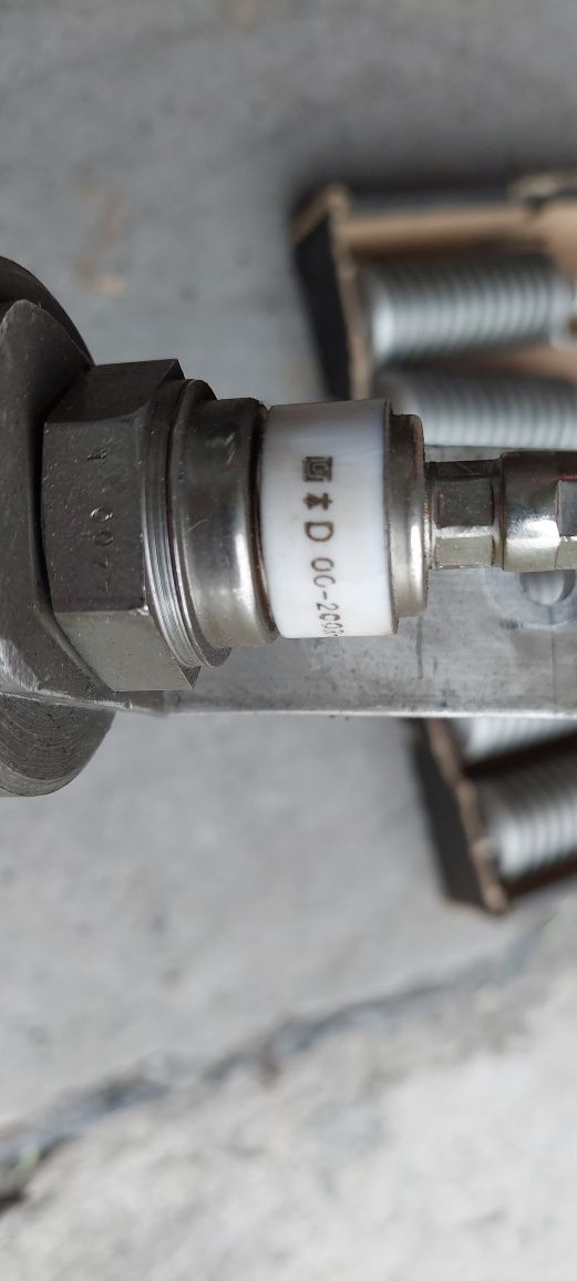 Dioda  DOO 200R 200 A dioda prostownicza z radiatorem 2szt.