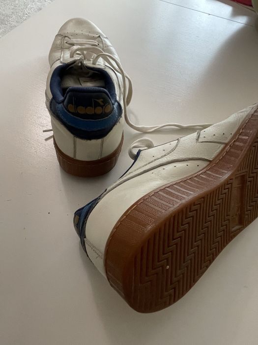 Tenis pele marca Diadora