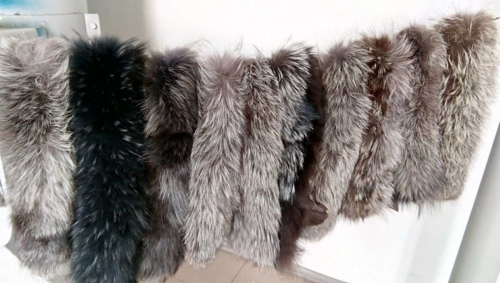 Меховой воротник.