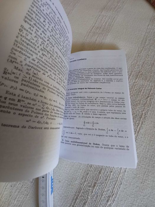 Livro Métodos Matemáticos da Mecânica Clássica