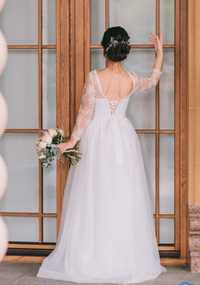 Весільна сукня з мереживними рукавами.Розмір S