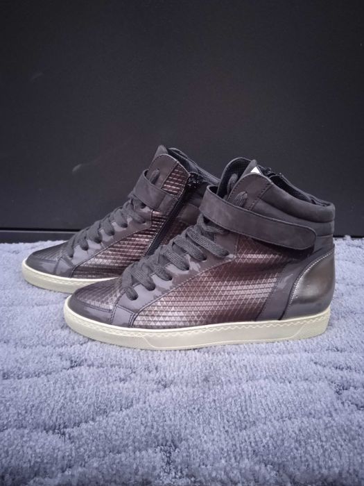 Ботинки , кросівки шкіряні.