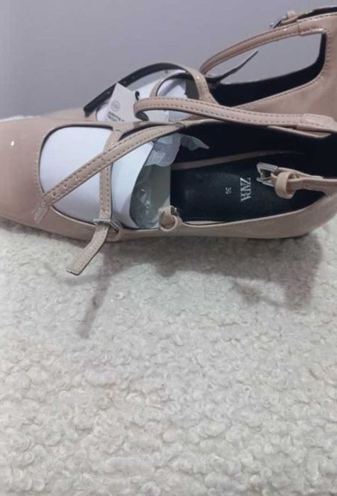 Туфлі в стилі Мері Джейн від Zara