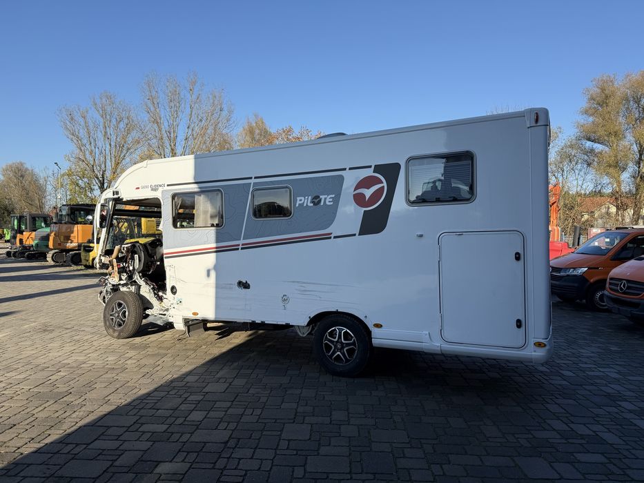 PILOTE G690 EVIDENCE,Kamper,uszkodzony,Integra,Automat