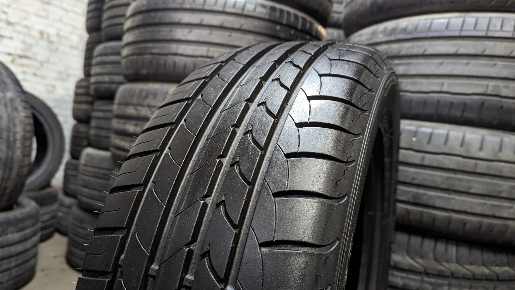 Шина 215/60 R 16 Good Year Efficient Grip. Одне колесо. Розпаровка.