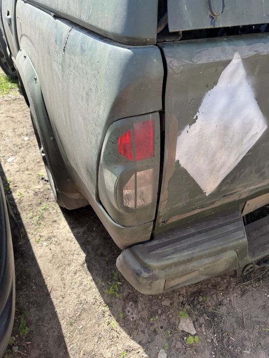 Стопи на авто Isuz D max nisan Navara D40 D22 нісанн навар ісузу д мак