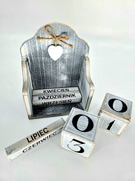 Kalendarz drewniany rustykalny posrebrzany nowy