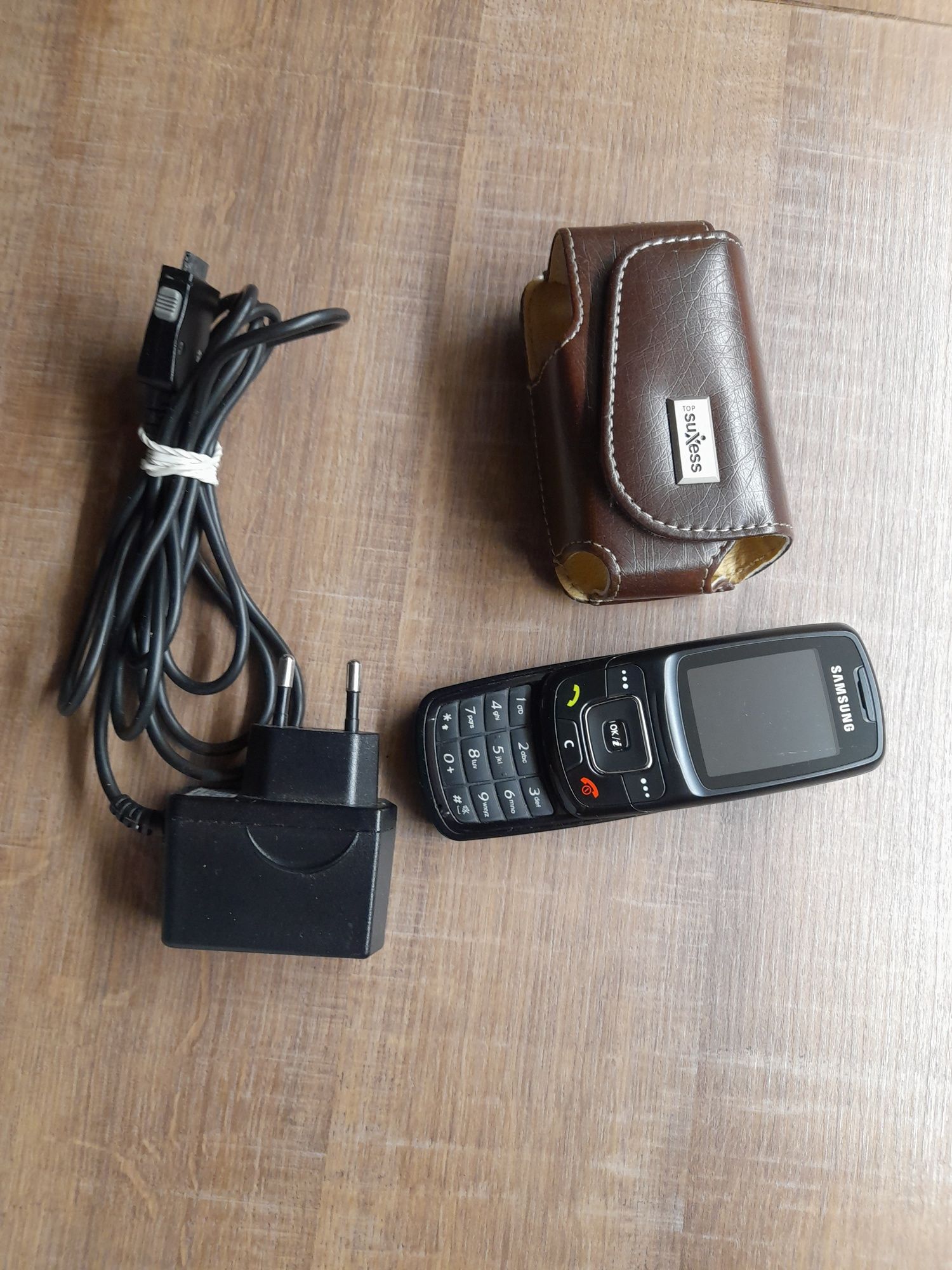 Telefon Samsung C300.