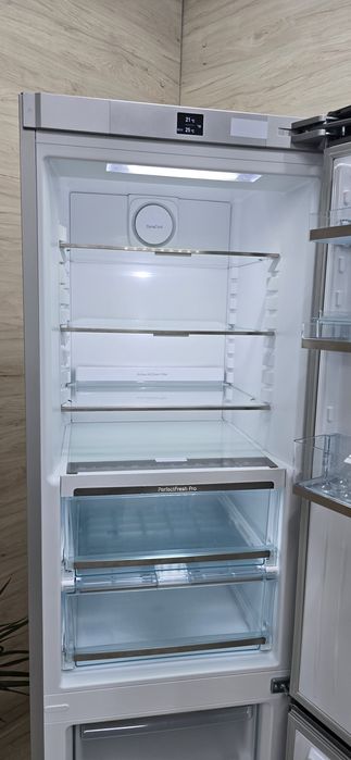 Топ Холодильник Мілє KFN29483D Супер.Сост BioFresh Скляний LED A+++