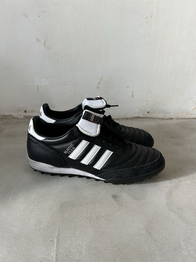 Копочки / сороконожки Adidas Mundial