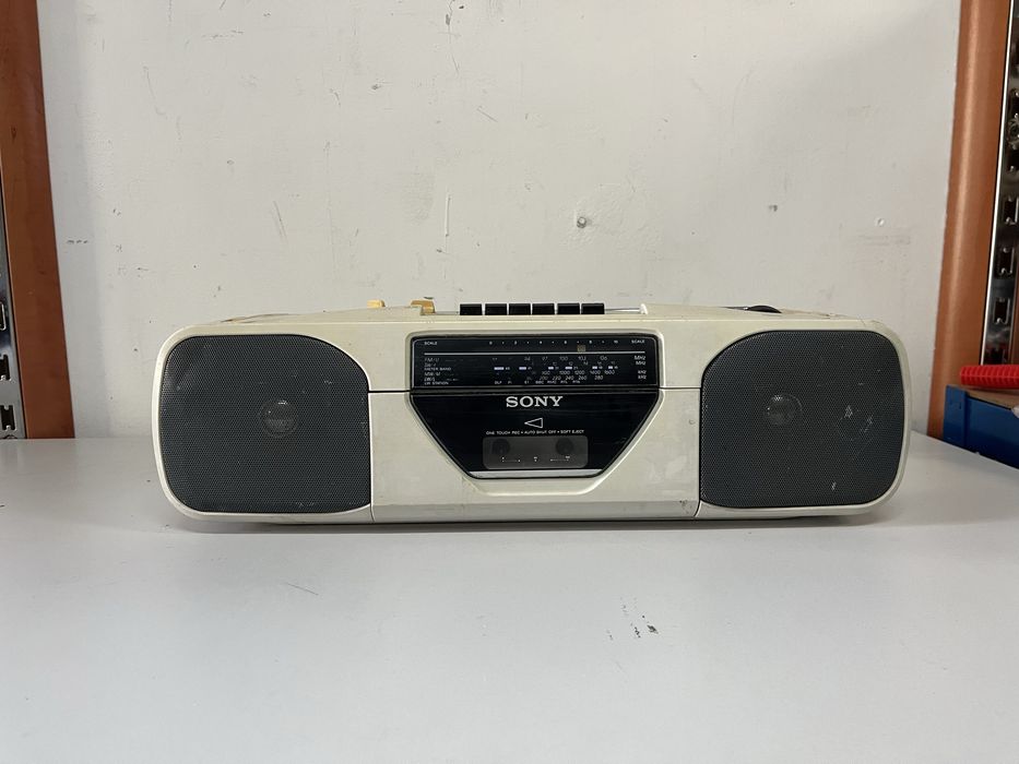 radiomegafon Sony CFS-20IL bialy