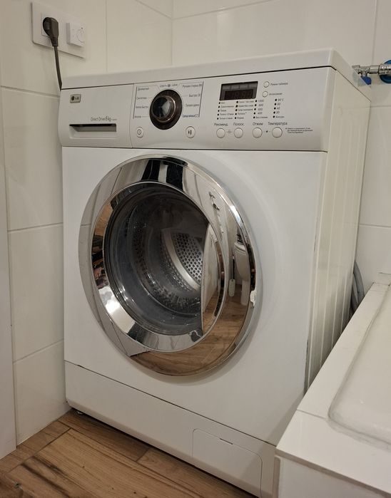 Пральна машинка LG Direct Drive 6KG F1020ND