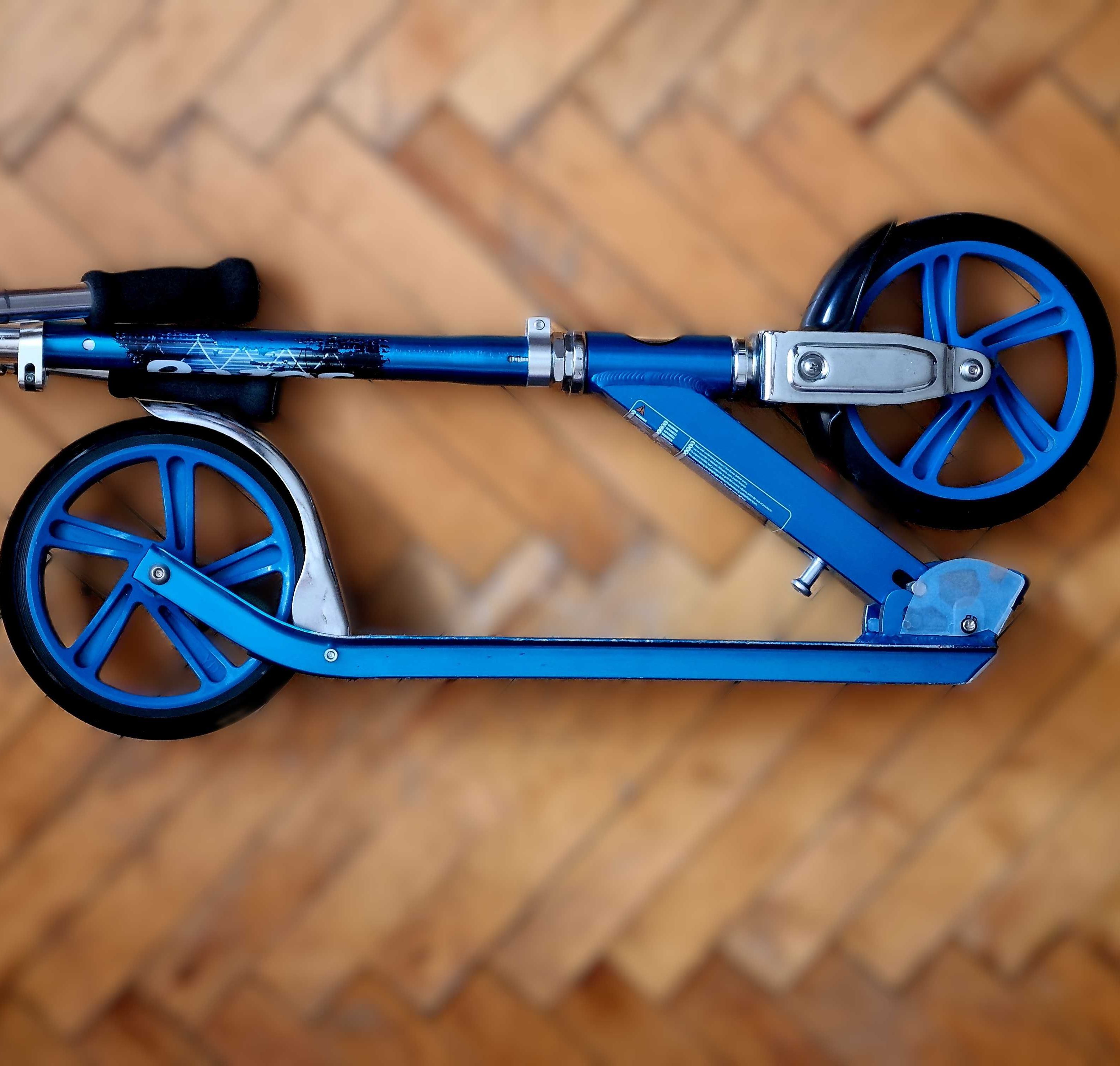 Продам самокат Razor A5 LUX
