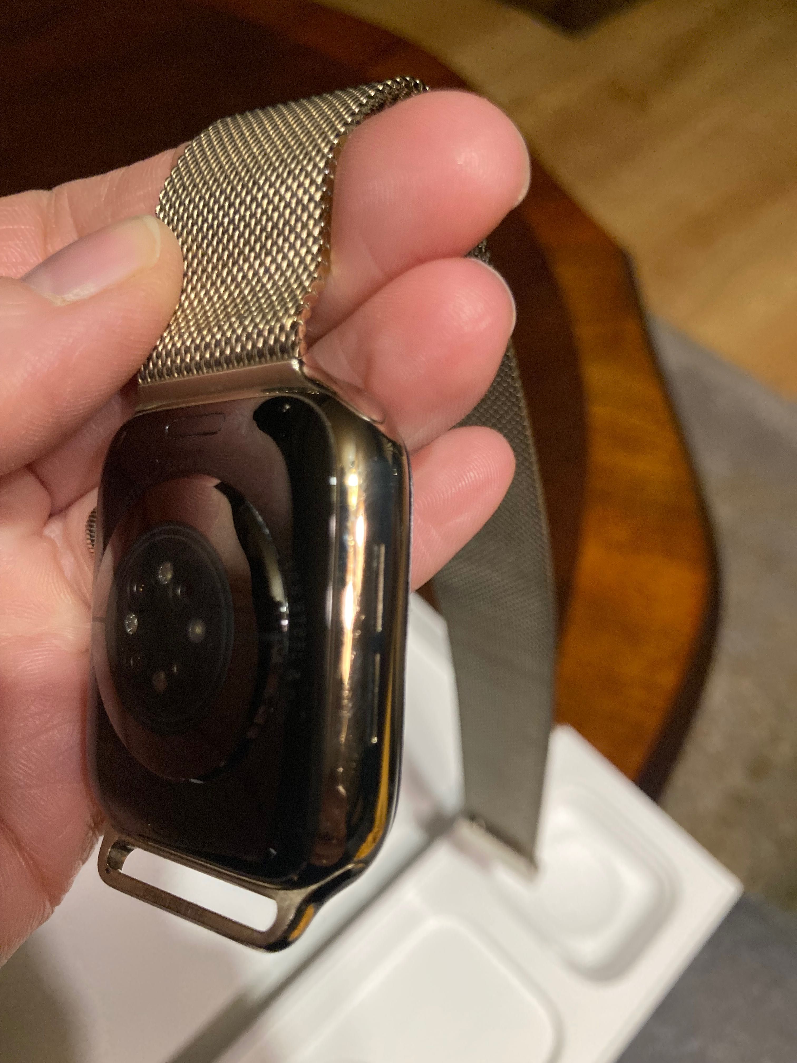 Super cena!Apple Watch Series 6 44mm Gold Milanense Loop