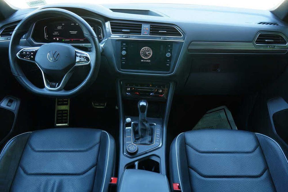 Volkswagen Tiguan      2022