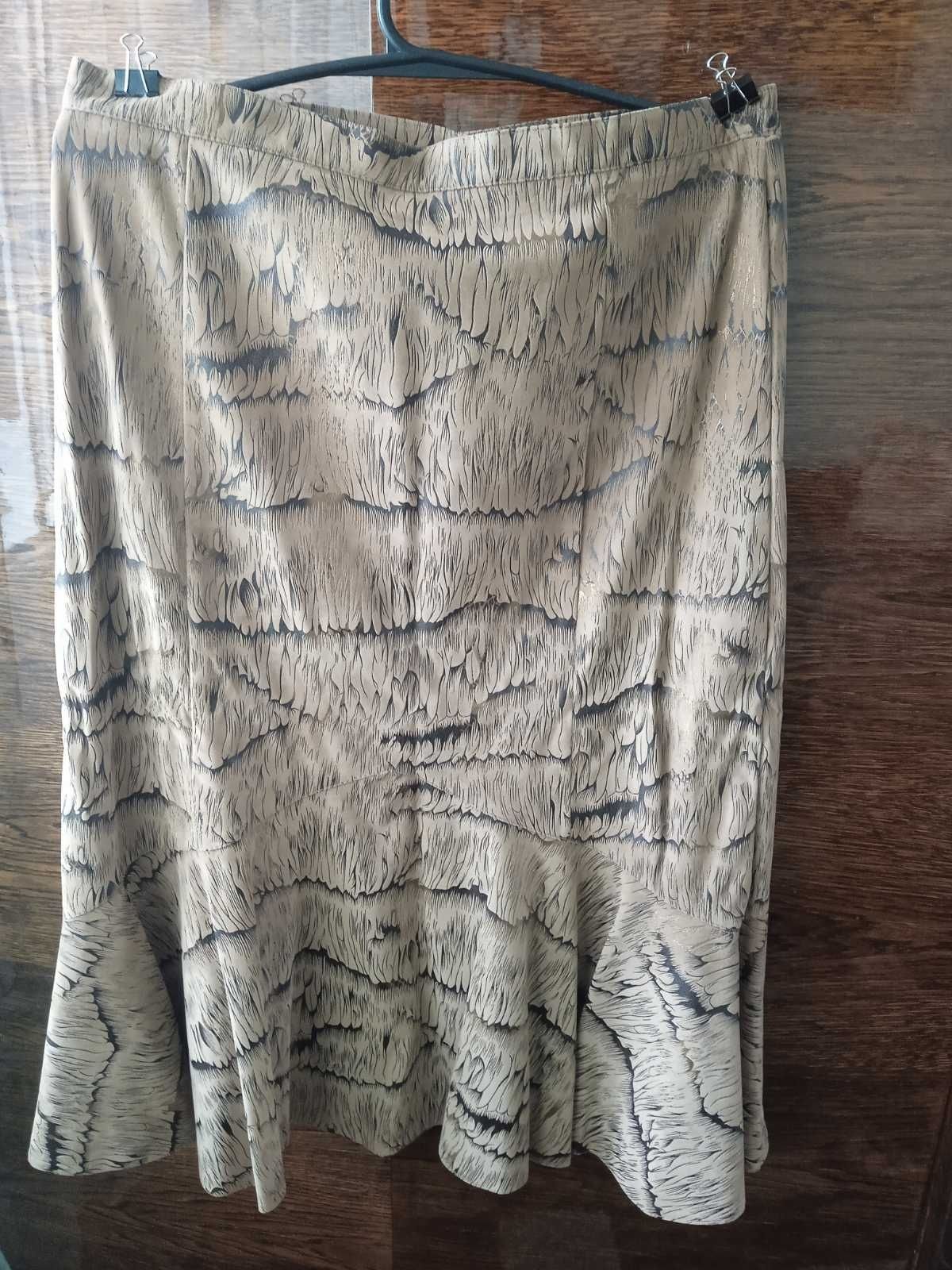 Продам женский костюм + платье