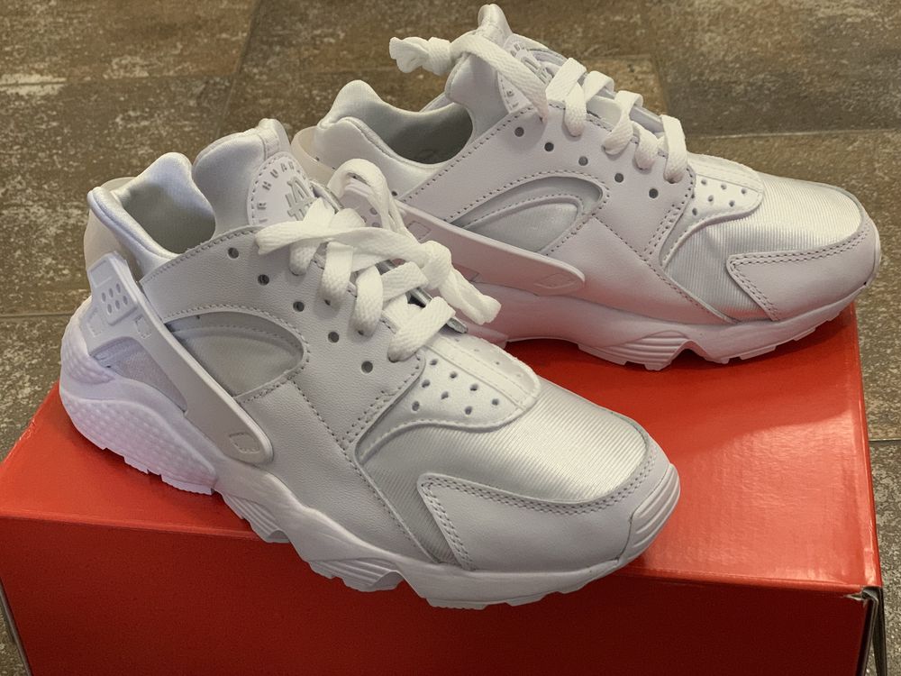 Кросівки жіночі Nike Air Huarache DH4439