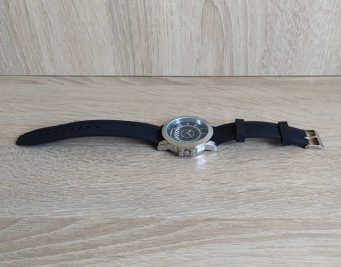 Nowy sportowy zegarek analogowy *Black*