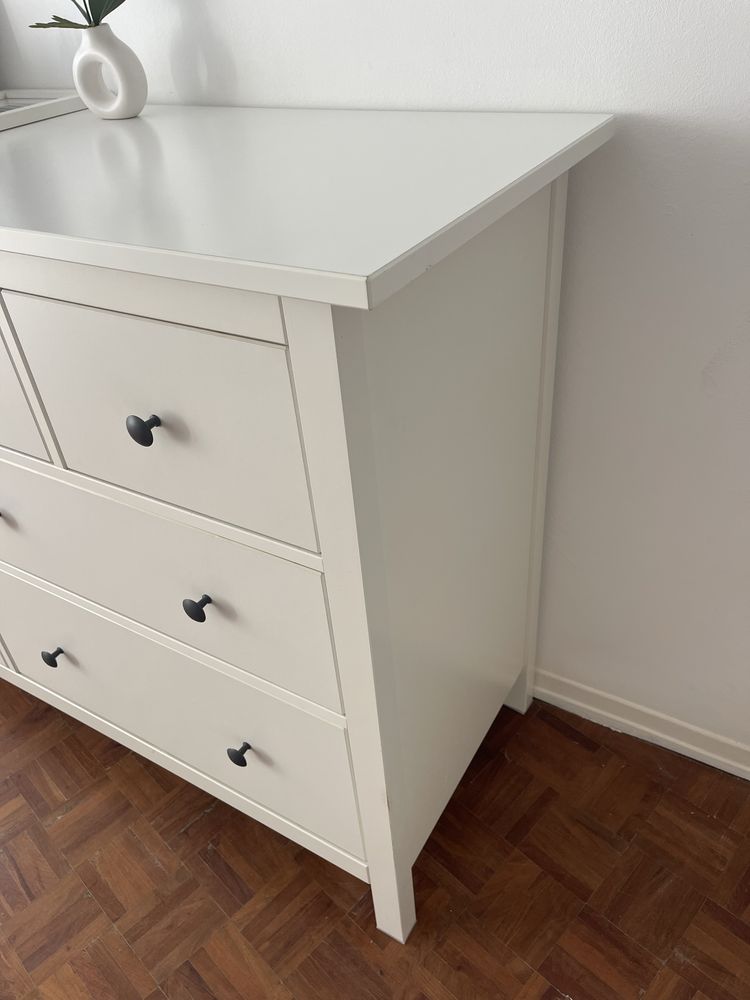 Cómoda Hemnes como nova