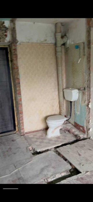 Продам кімнату без ремонту.