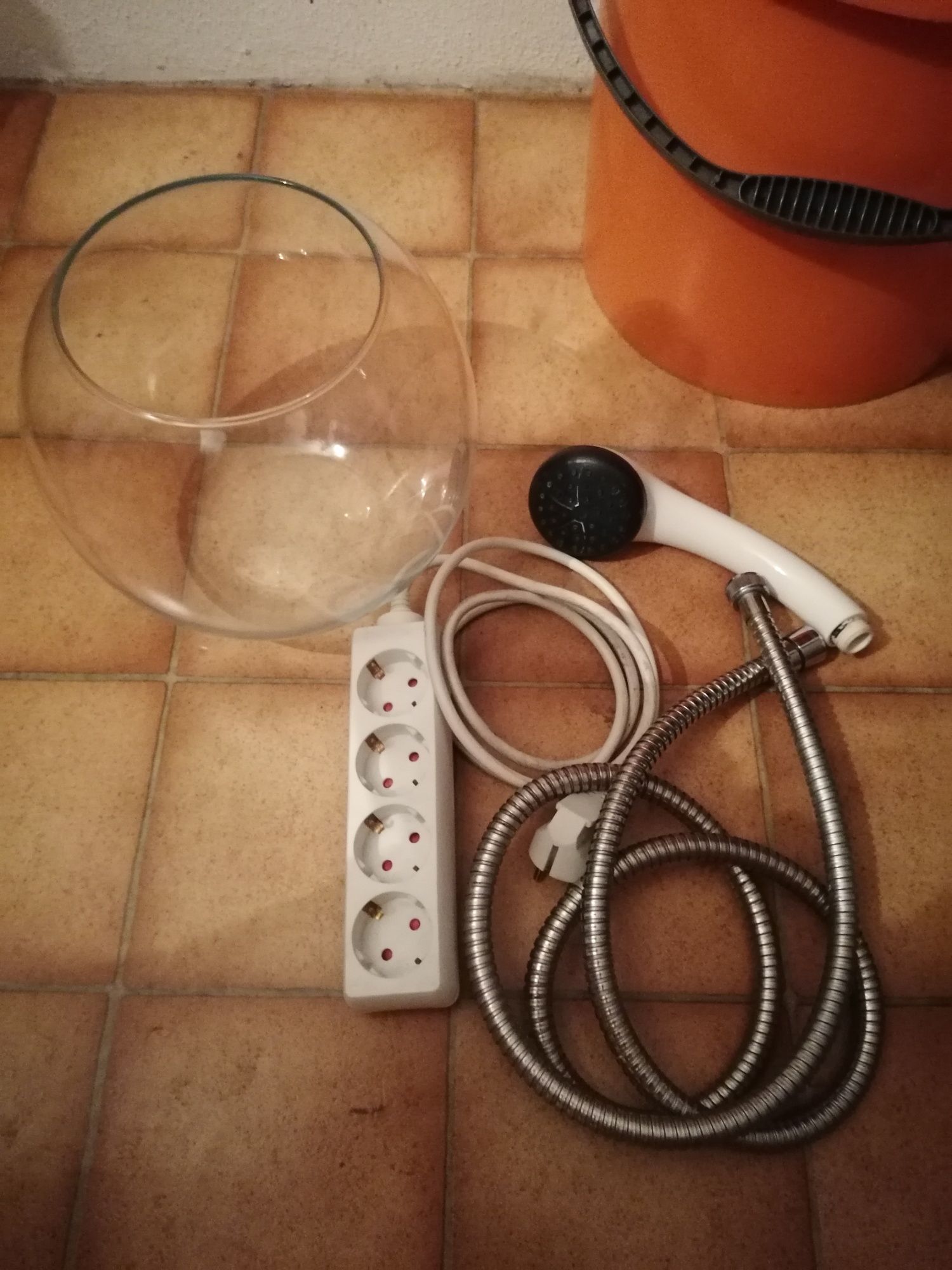 Extensão, aquário e chuveiro