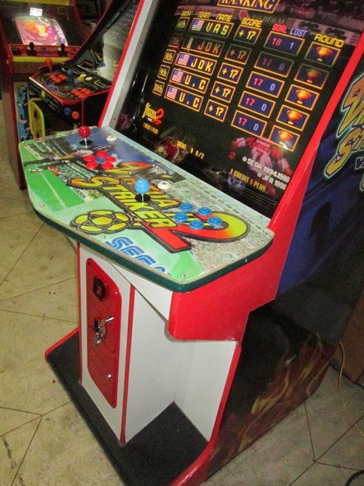 Maquina com jogo de futebol ano 1998 como nova original