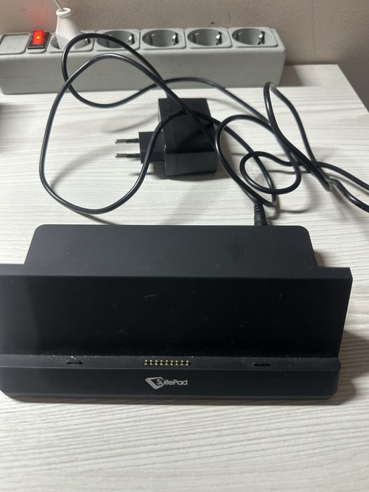 зарядний пристрій для планшетів SuitePad.