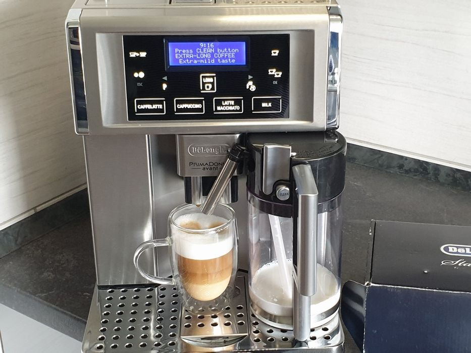 Ekspres do kawy DeLonghi PrimaDonna ESAM6700 INOX dotykowy panel