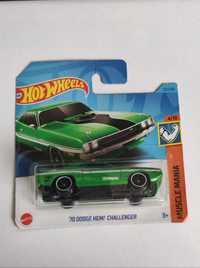 Hotwheels dodge hemi challenger