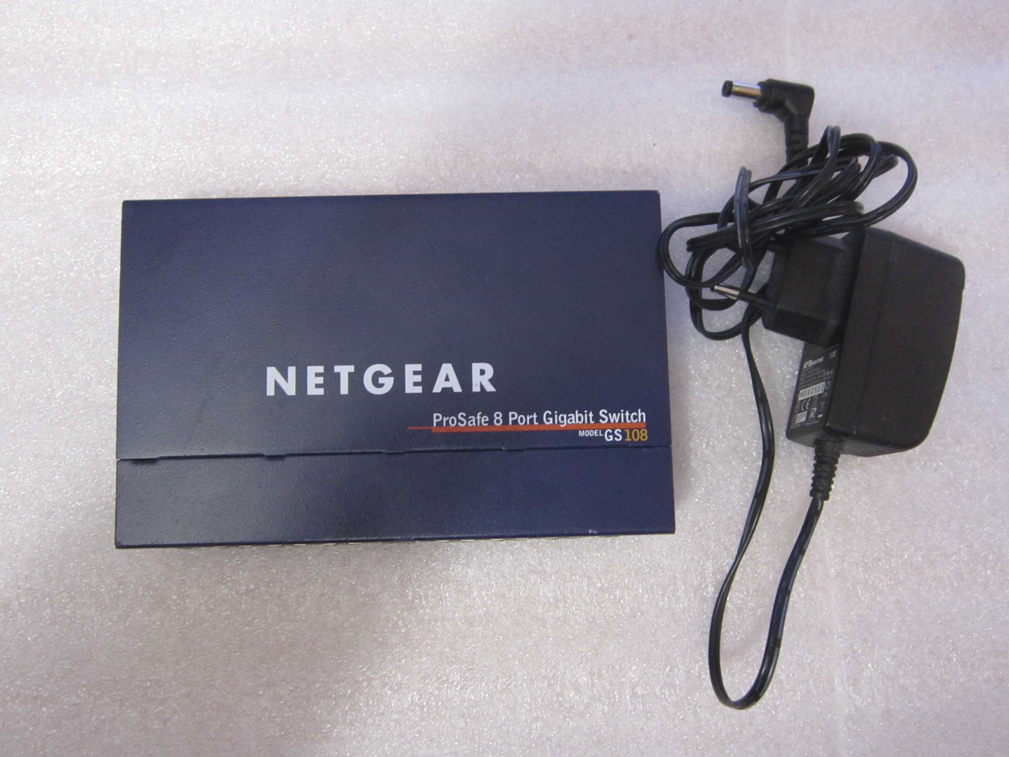 Switch Netgear GS108 V2 sprawny z zasilaczem w komplecie