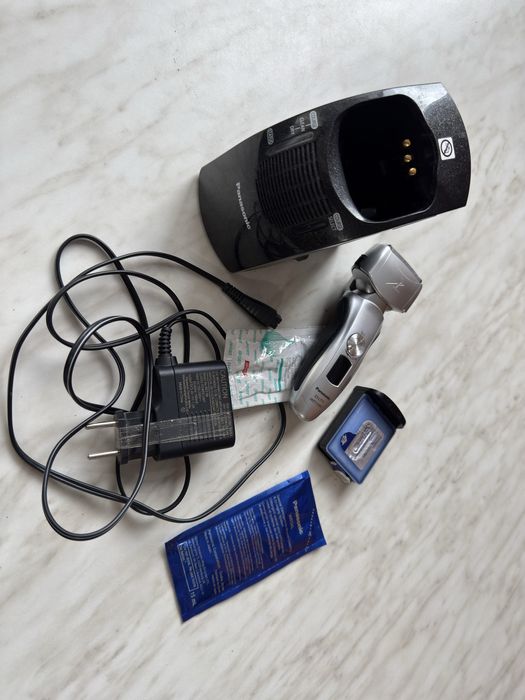 Електробритва Panasonic ES-LT71 + док станція
