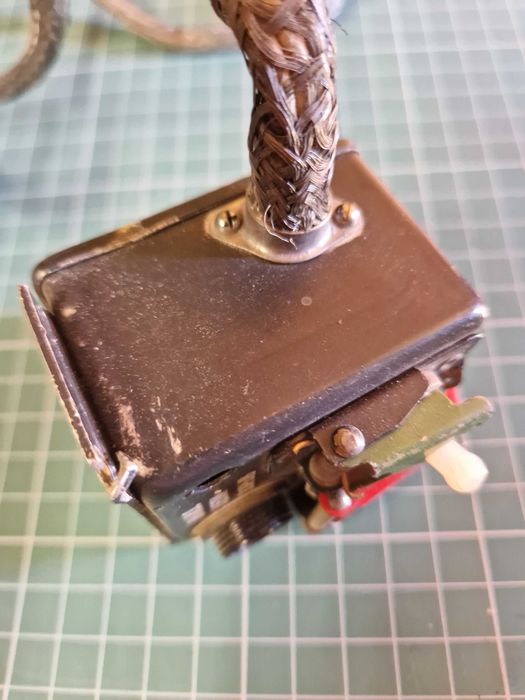 Element z rosyjskiego samolotu wojskowego - swój/obcy