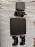 Play Station 4 Slim (PS4)