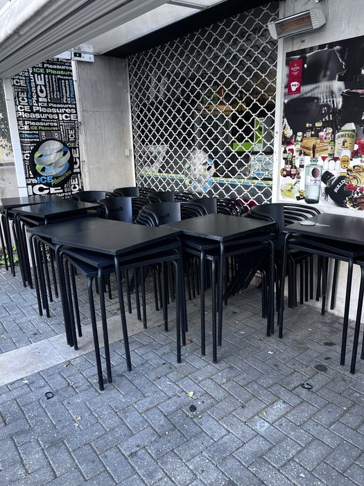 Cadeiras e mesas metalicas de esplanada