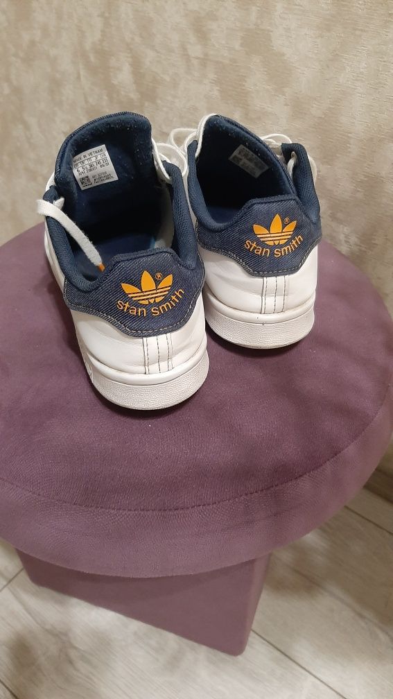 Продаються кросовки Adidas