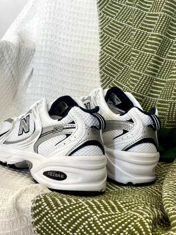 Biały*przewspaniały Damskie New Balance530 UnisexTrampki roz. 36