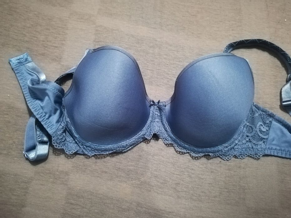 Biustonosz niebieski