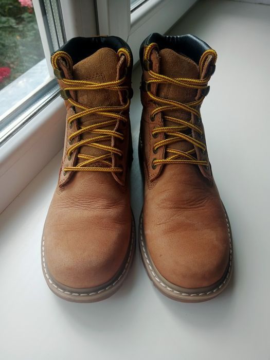 Трекінгові черевики CATERPILLAR розм.39
Розмір US 8 UK 6 EUR 39
Устілк