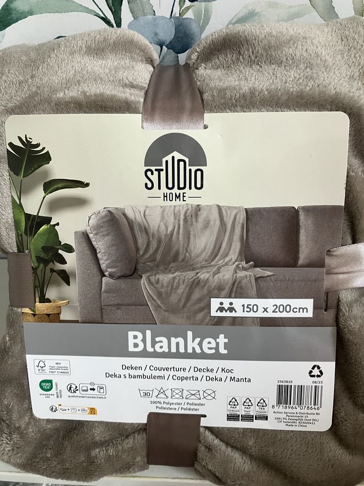 Narzuta na lozko, koc pled Studio Home Blanket 150x200 szary/ bez