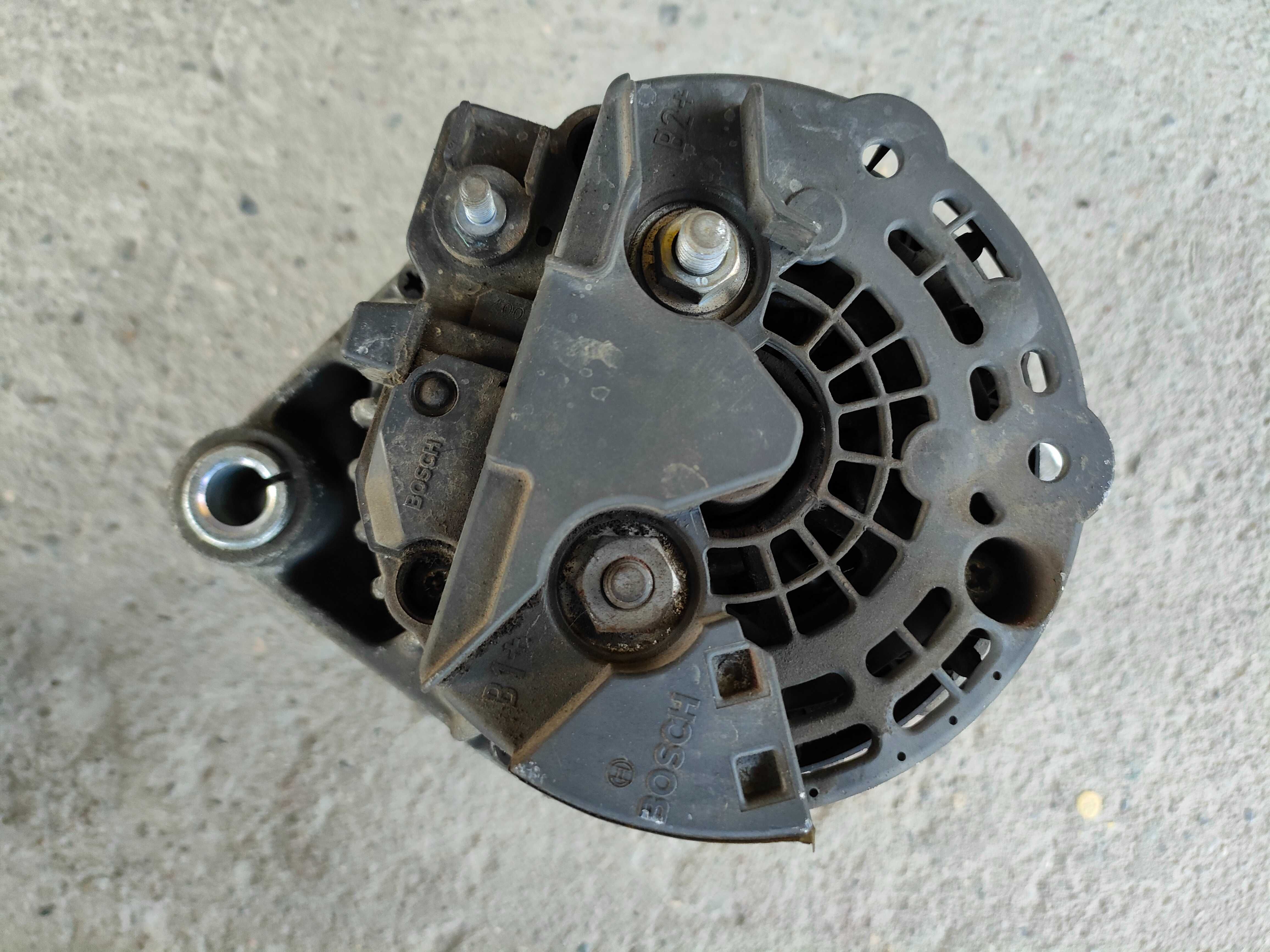 Alternator BOSCH 14V 105A Opel 1.9CDTI