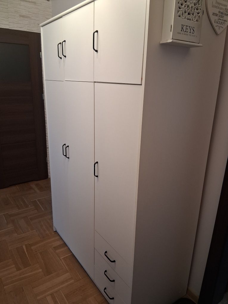 Szafa biala używana