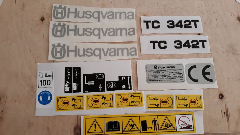 Naklejki kosiarka traktorek Husqvarna cth 150xp,151xp ,cth172,cth200xp