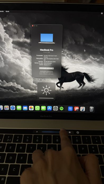 MacBook Pro 15” Intel Core i7 – 32GB RAM – 512GB SSD – Touch Bar