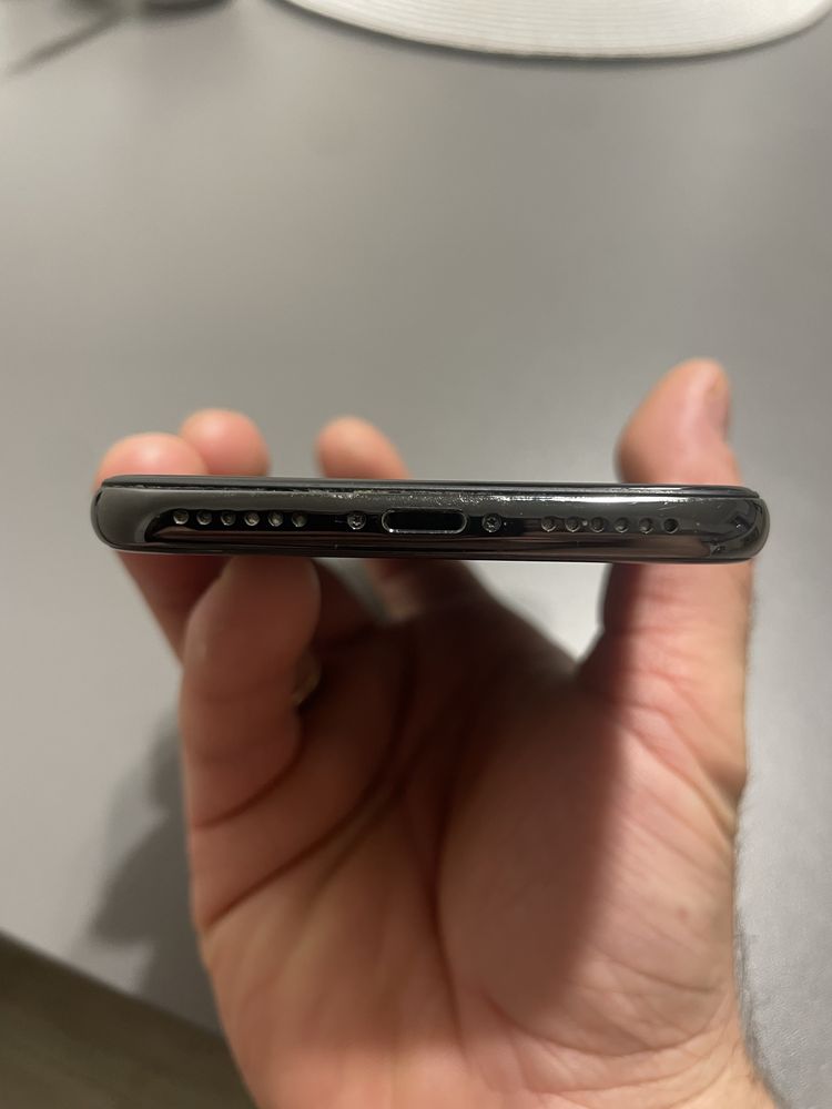 Продам Iphone X на 256 GB