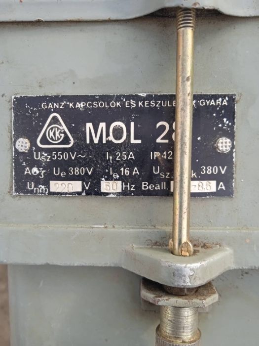 Włącznik olejowy MOL 28