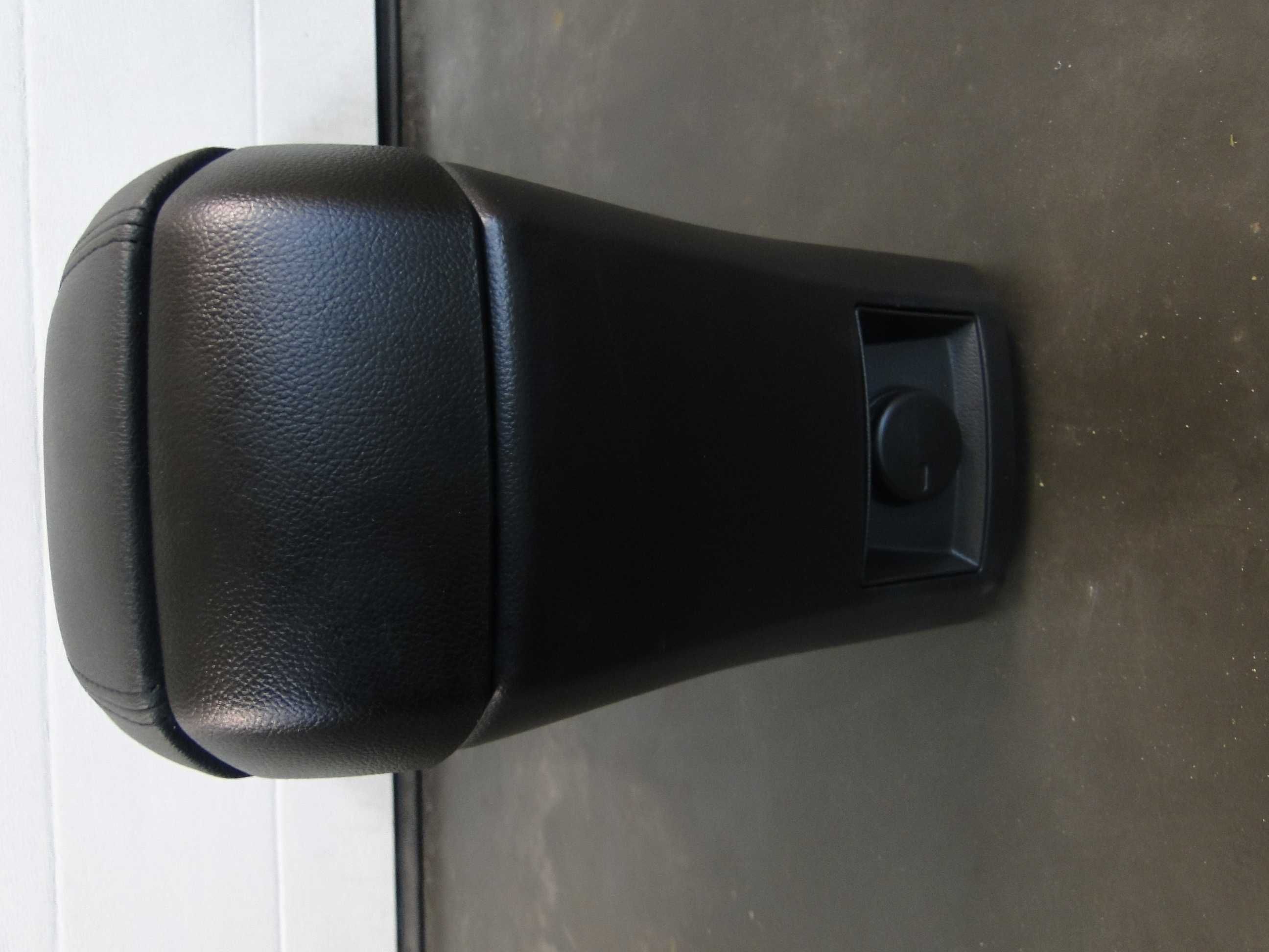 Центральна консоль,підлокітник,подлокотник Chevrolet Cruze 08-15p.