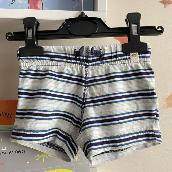 Krótkie spodenki szorty paski Kuniboo 100% bawełna 62 / 68